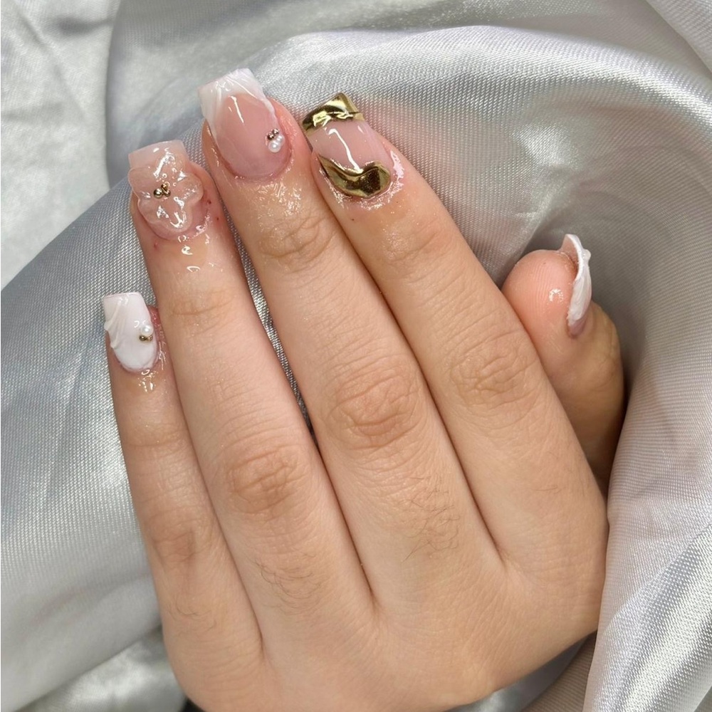 Luxury Pink and Gold Marble Press-On Nails with Crystal Accents